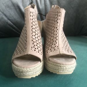 Tan wedges
